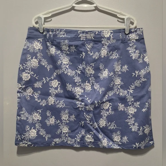 EUC Size 16 Floral Skirt - Picture 2 of 3